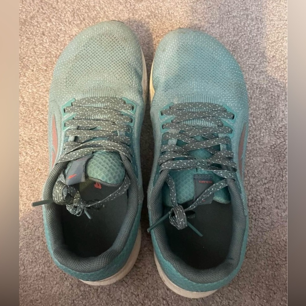 Altra Escalante Runners. Size 7.5 - Picture 4 of 6